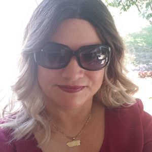 Meet your Posher, Elizabeth